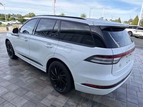 Used 2023 Lincoln Aviator Reserve w/ Equipment Group 201A RWD image 4