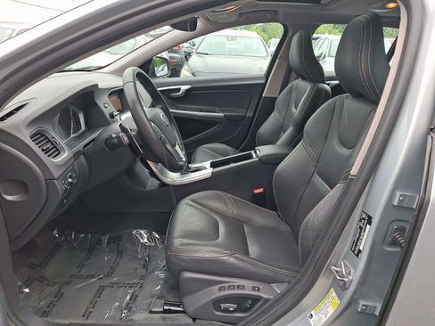 Used 2018 Volvo V60 T5 Dynamic w/ Vision Package AWD/4WD image 13