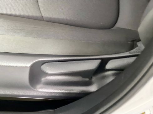 Used 2022 Toyota Corolla LE image 16