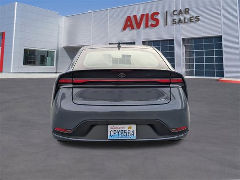 Used 2025 Toyota Prius LE image 7