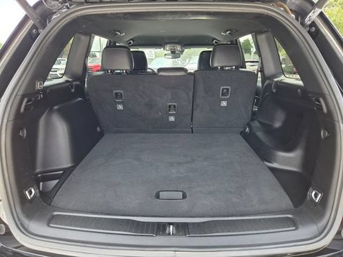 Certified 2024 Jeep Grand Cherokee Altitude RWD image 9