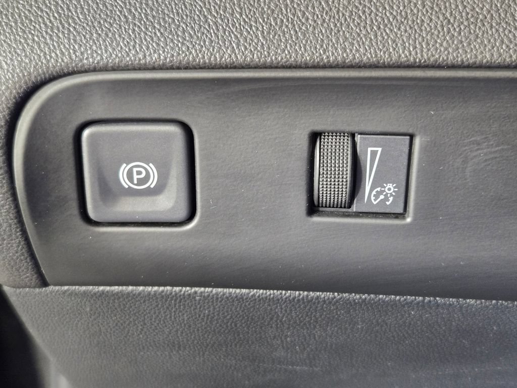 Certified 2023 Buick Enclave Essence w/ LPO, Floor Liner Package AWD/4WD image 30