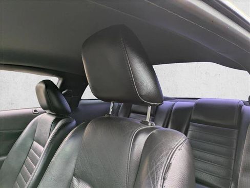 Used 2006 Ford Mustang GT Premium image 14