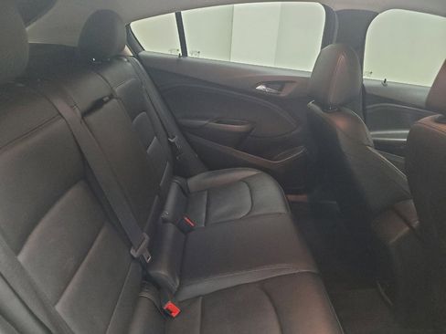 Used 2018 Chevrolet Cruze Premier FWD image 19