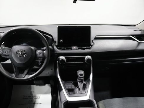 Used 2025 Toyota RAV4 LE AWD/4WD image 15