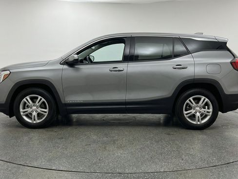 Used 2024 GMC Terrain SLE FWD image 5