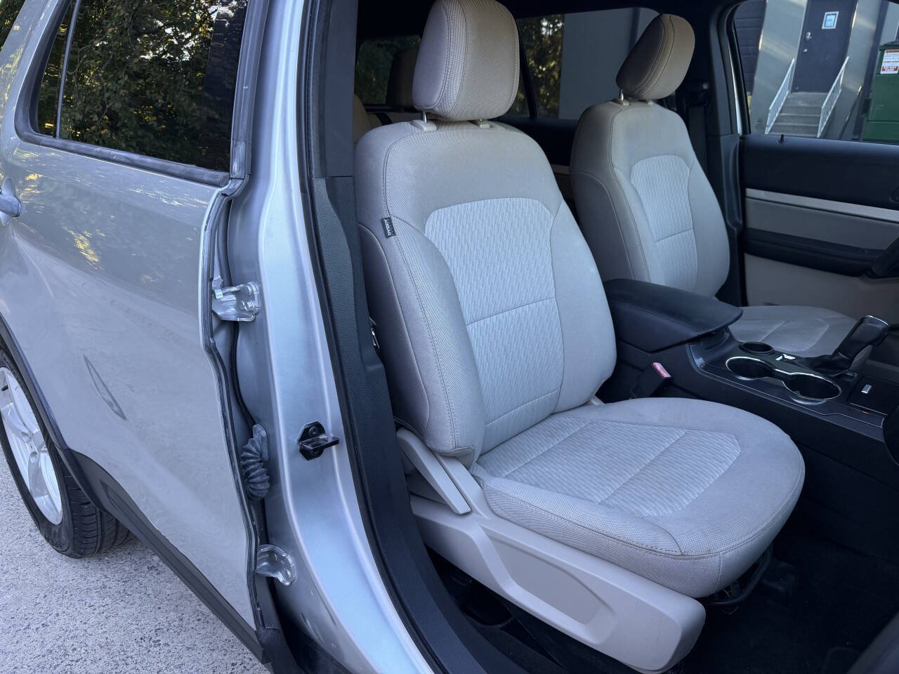 Used 2018 Ford Explorer FWD image 15