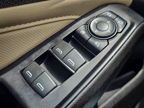 Used 2023 Chevrolet Traverse Premier AWD/4WD image 12