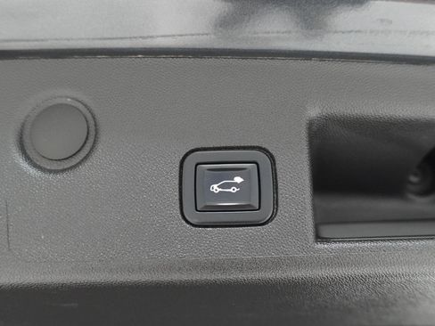 Used 2022 Chevrolet Equinox LT FWD image 38