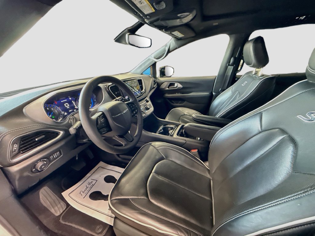 Used 2025 Chrysler Pacifica Limited FWD image 21