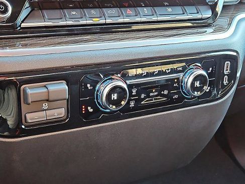 New 2026 GMC Sierra 1500 Elevation image 12