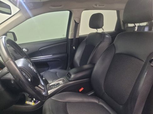 Used 2019 Dodge Journey Crossroad FWD image 17