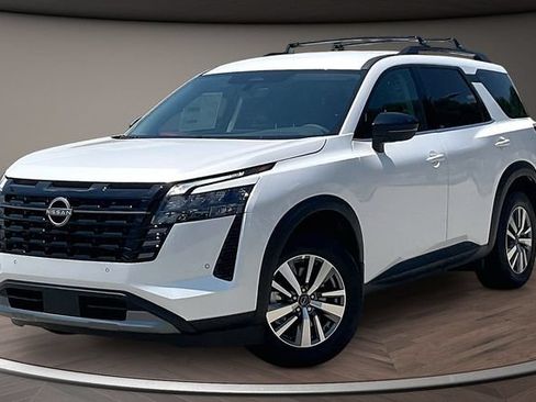 New 2026 Nissan Pathfinder SL FWD image 1
