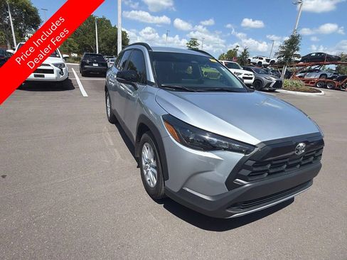 Used 2026 Toyota Corolla Cross LE FWD image 5