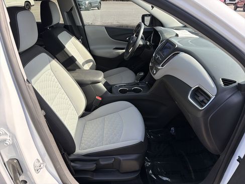 Used 2020 Chevrolet Equinox LT image 15