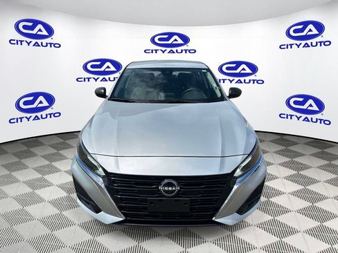 Used 2024 Nissan Altima 2.5 SV FWD image 8