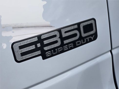 Used 2003 Ford E-350 and Econoline 350 Super Duty RWD image 13