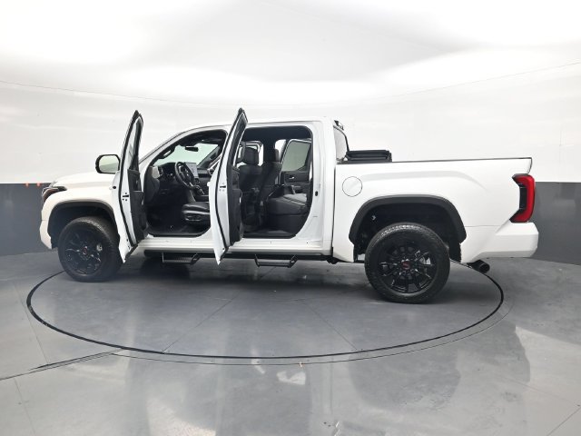 Used 2025 Toyota Tundra SR5 w/ SR5 Premium Package AWD/4WD image 42