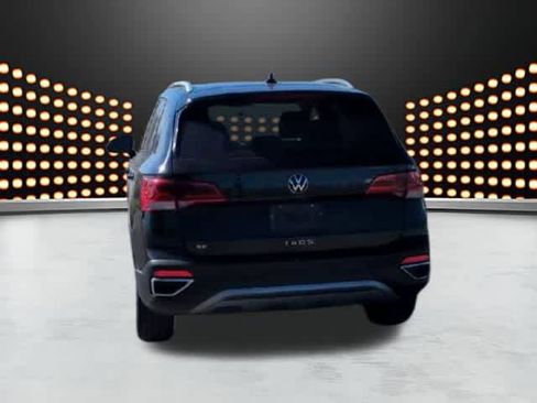 Used 2024 Volkswagen Taos SE image 7