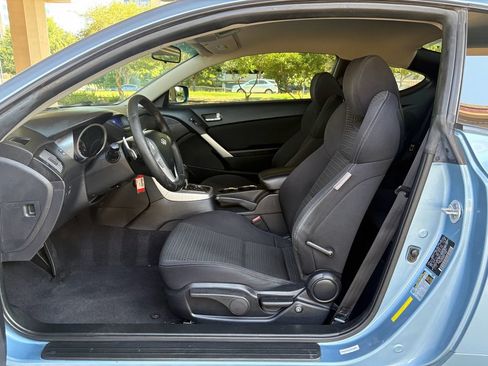 Used 2010 Hyundai Genesis 2.0T RWD image 18