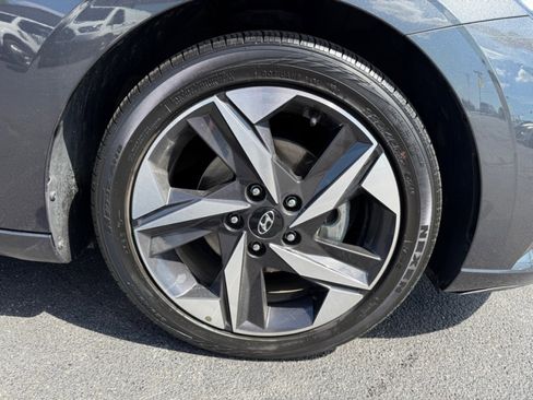 Used 2021 Hyundai Elantra SEL w/ Convenience + Premium Package image 39