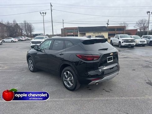 Used 2025 Chevrolet Blazer LT image 4