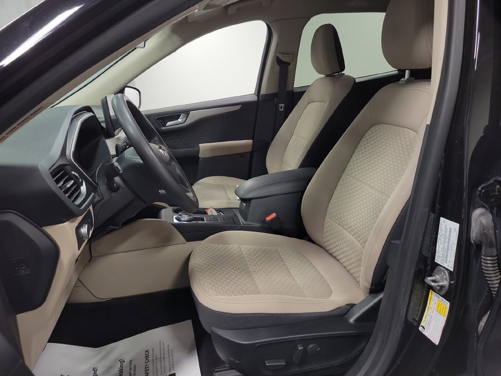 Used 2020 Ford Escape SE FWD image 14
