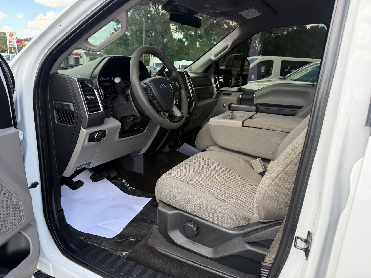 Used 2018 Ford F250 XLT AWD/4WD image 9
