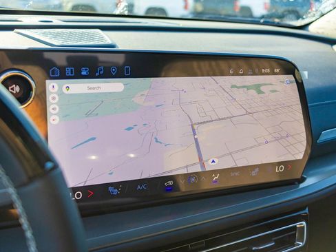 New 2026 Chevrolet Traverse LT w/ Enhanced Driving Package image 24