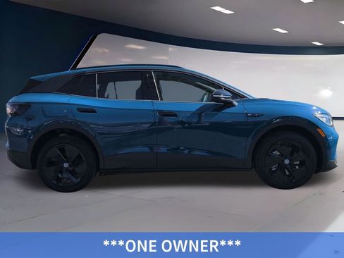 Certified 2025 Volkswagen ID.4 Pro S w/ ID.4 Black Package image 2