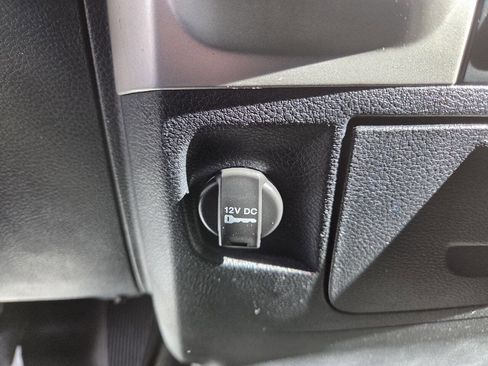 Used 2016 RAM 1500 Classic SLT AWD/4WD image 35