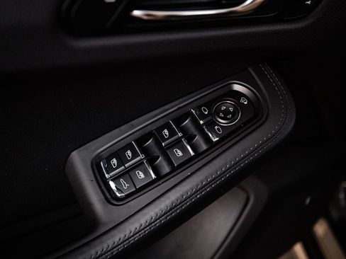 Certified 2024 Porsche Macan AWD/4WD image 22