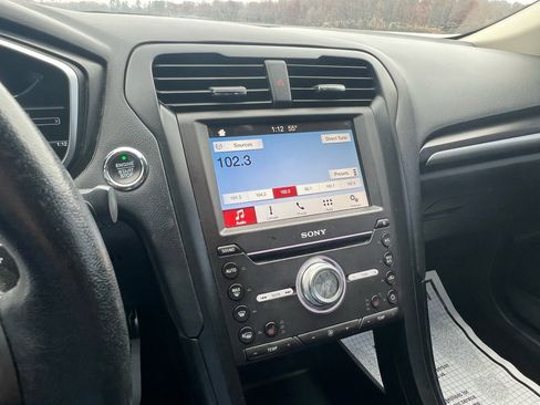 Used 2018 Ford Fusion Titanium image 14