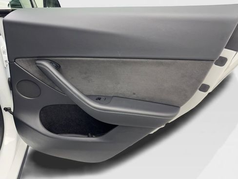 Used 2023 Tesla Model Y Long Range image 42