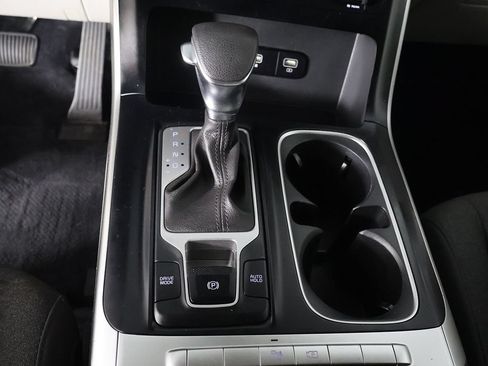 Used 2022 Kia Carnival LX FWD image 44