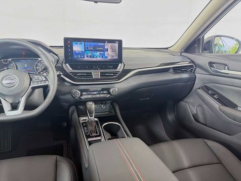 Used 2025 Nissan Altima 2.5 SR w/ SR Premium Package FWD image 21