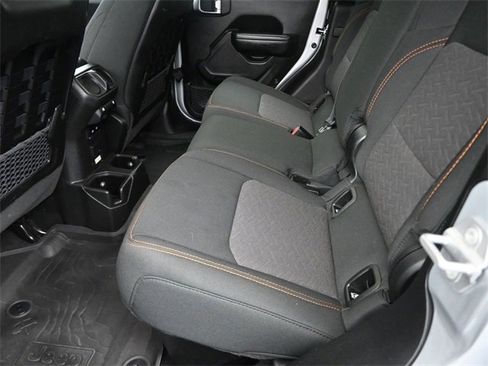 Used 2023 Jeep Gladiator Mojave image 10