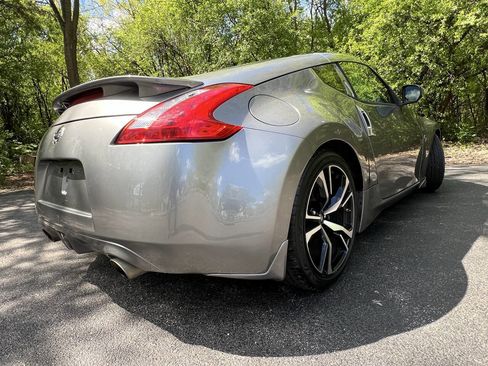 Used 2009 Nissan 370Z Touring w/ Sport Pkg RWD image 6