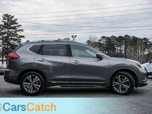 Used 2017 Nissan Rogue SL image 2