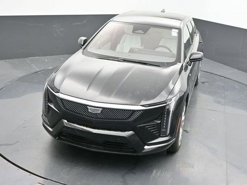 New 2025 Cadillac Optiq Luxury 1 w/ LPO, Floor Liner Package image 28