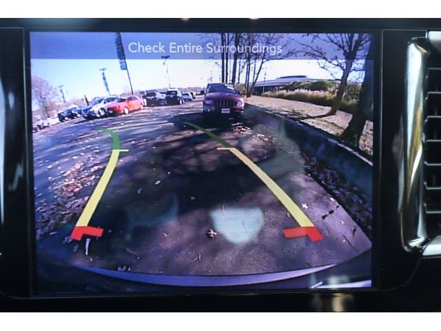 Used 2017 Chrysler Pacifica Touring-L FWD image 13