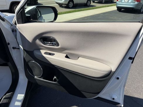 Used 2017 Honda HR-V EX image 20