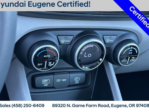 Used 2025 Hyundai Venue SEL FWD image 24