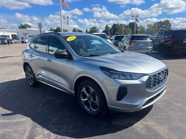 Used 2023 Ford Escape ST-Line w/ Tech Pack #1 AWD/4WD image 3