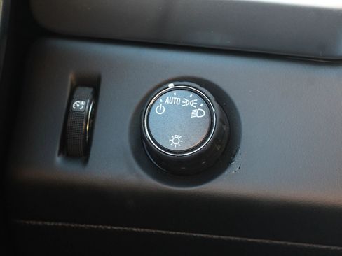 Used 2017 Chevrolet Suburban LS image 21