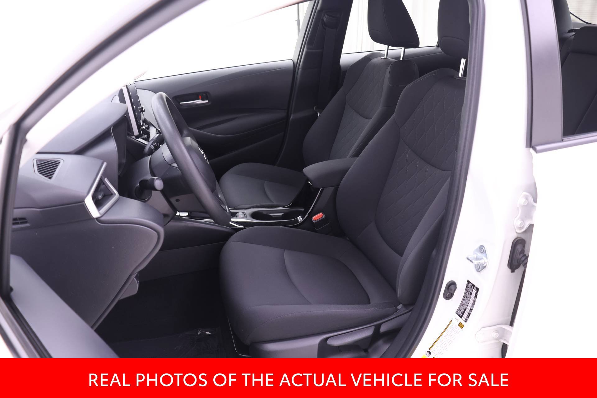 Certified 2021 Toyota Corolla LE FWD image 4