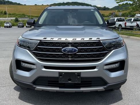 Used 2020 Ford Explorer XLT w/ Equipment Group 202A AWD/4WD image 9