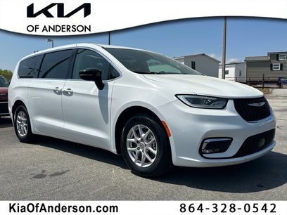 Used 2024 Chrysler Pacifica Touring-L