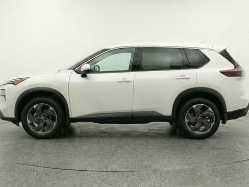 Used 2025 Nissan Rogue SV image 5