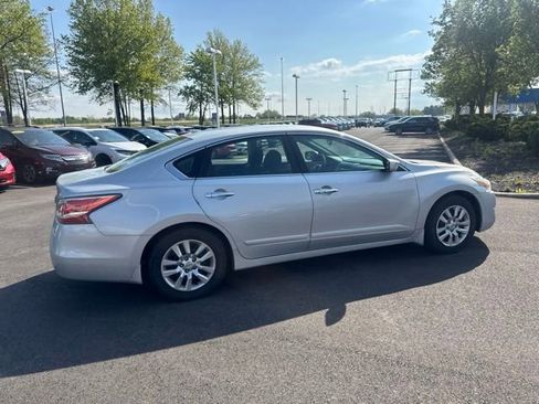 Used 2015 Nissan Altima 2.5 S w/ Power Driver Seat Package FWD image 6